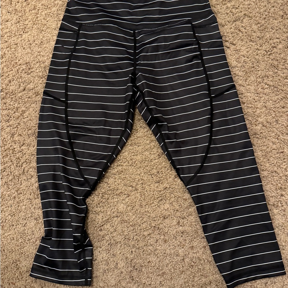 Zyia capri workout pants